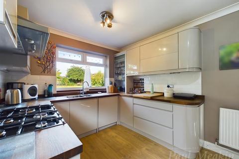 3 bedroom detached bungalow for sale, Tandridge Gardens, Sanderstead