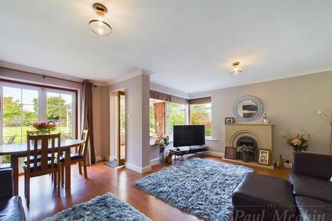 25 Tandridge Gardens, South Croydon, CR2 9HW