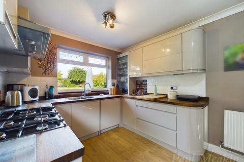 25 Tandridge Gardens, South Croydon, CR2 9HW