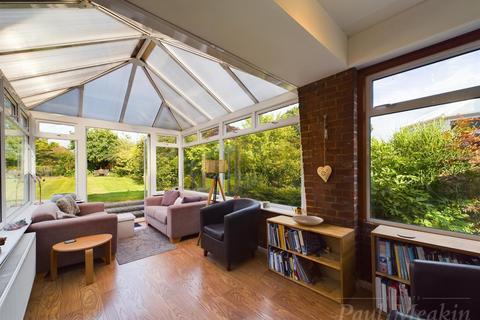 25 Tandridge Gardens, South Croydon, CR2 9HW