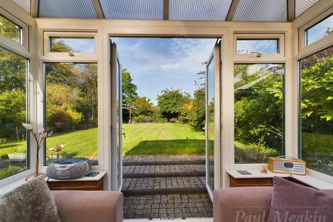 25 Tandridge Gardens, South Croydon, CR2 9HW