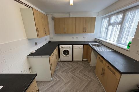 2 bedroom flat to rent - Mayfield Road, Dunstable