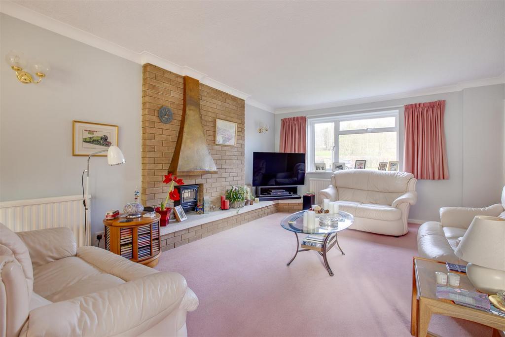 61 Coates Lane, HP13 5 ET-8.jpg
