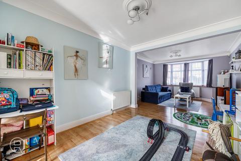 3 Elmbank Way, London, W7 3DE
