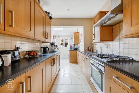 3 Elmbank Way, London, W7 3DE