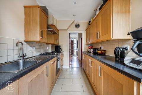3 Elmbank Way, London, W7 3DE