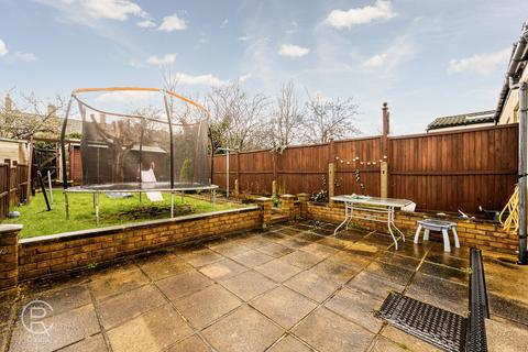 3 Elmbank Way, London, W7 3DE