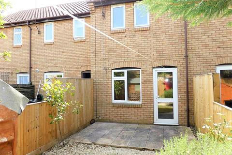 2 bedroom terraced house to rent, Eames Close, Aylesbury HP20