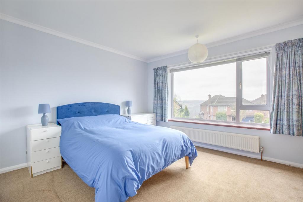 25 Amersham Hill Gardens, HP13 6 QR-1.jpg