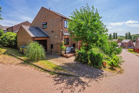 2 bedroom semi-detached house for sale, Stokesley Rise, Wooburn Green HP10