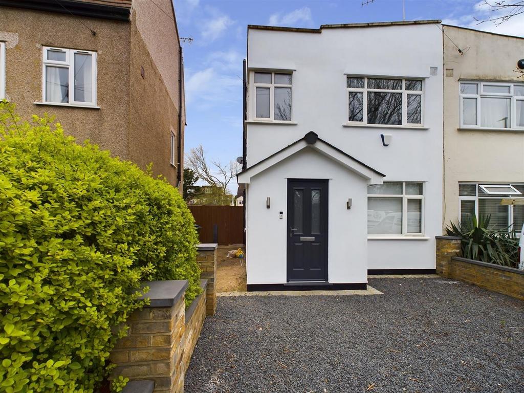 Walton Road, West Molesey 3 bed semidetached house for sale £525,000