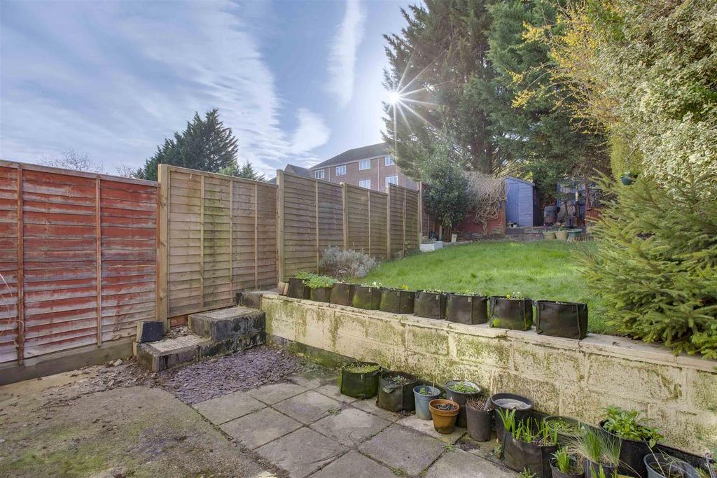 Garden to the back