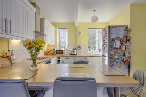 124 Bowerdean Road, High Wycombe, HP13 6AZ