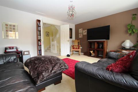 23 Princes Gate, High Wycombe, HP13 7AD