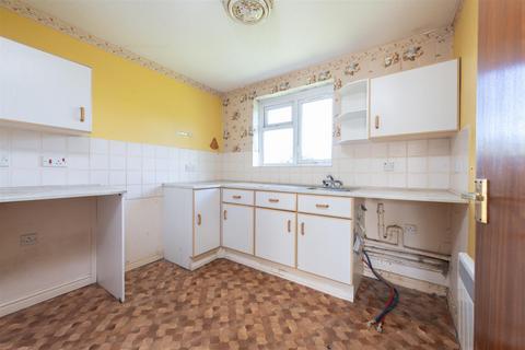 2 bedroom flat for sale - Lansdowne Way, High Wycombe HP11