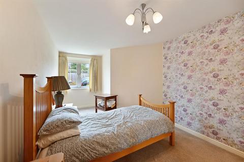 1 bedroom apartment for sale, Sanders Court, Junction Road, Warley, Brentwood, Essex, CM14 5FG