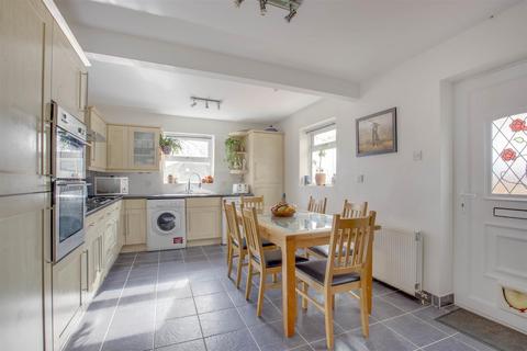4 bedroom house for sale - Wingate Avenue, High Wycombe HP13