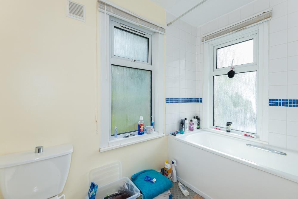 Bathroom- 800px.jpg