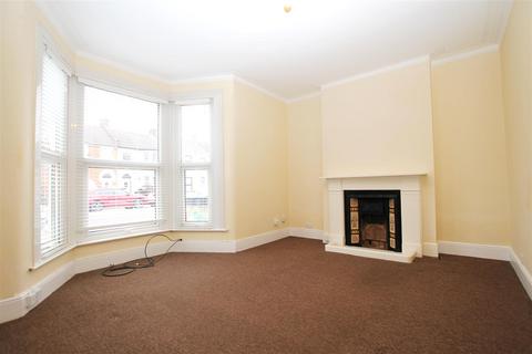 1 bedroom flat to rent - Kingswood Road, Ilford