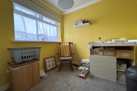 65 Chichester Drive, Quinton, Birmingham, B32 1BG