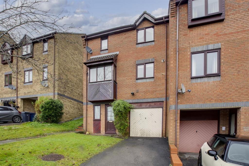 76 Garratts Way, HP13 5 XZ-16.jpg