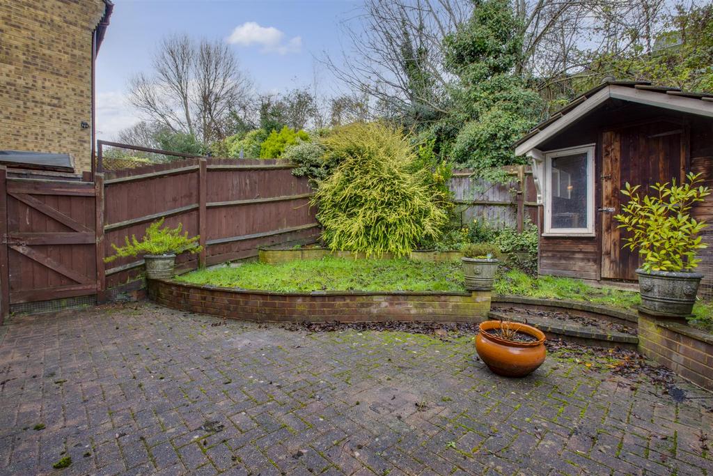 76 Garratts Way, HP13 5 XZ-10.jpg