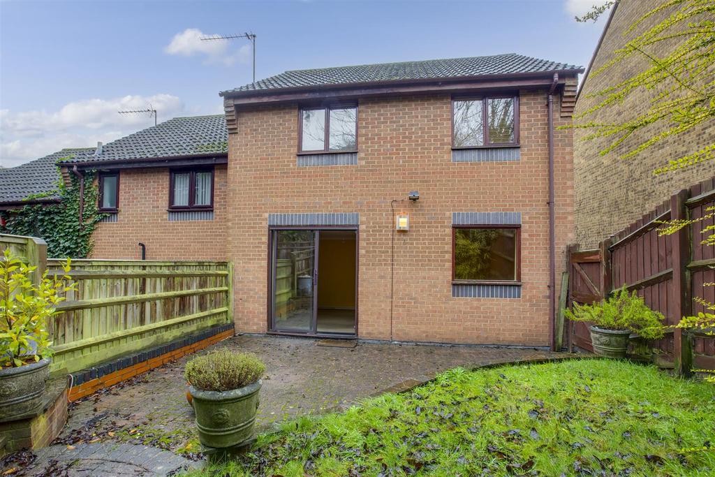 76 Garratts Way, HP13 5 XZ-11.jpg