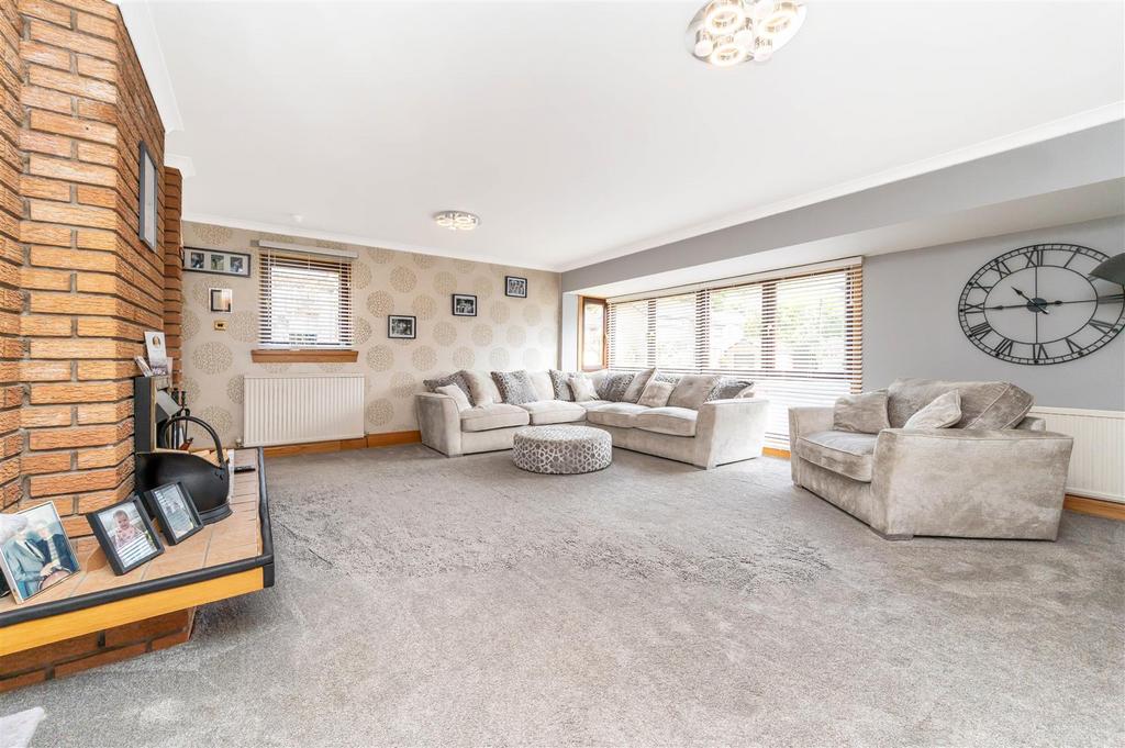 11 Lyne Grove, Crossford, KY12 8YB 4 bed detached house for sale £374,950