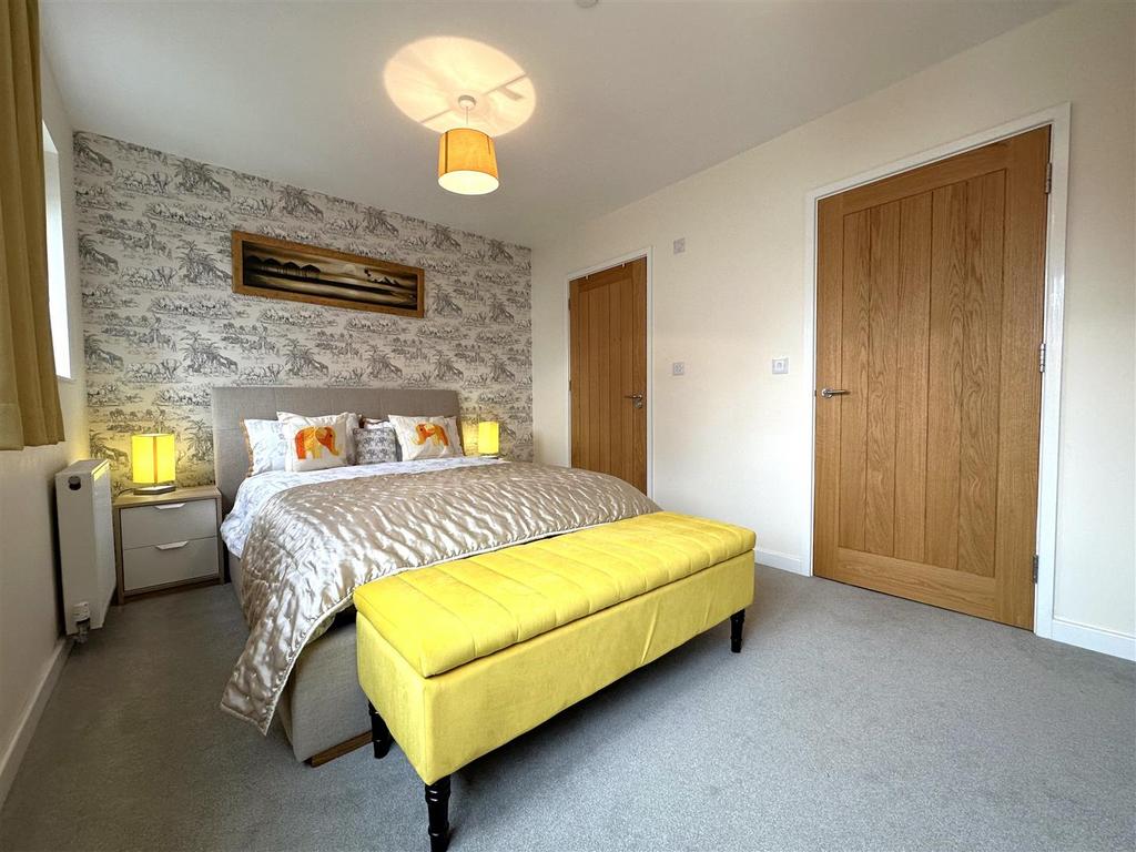 Master Bedroom 346
