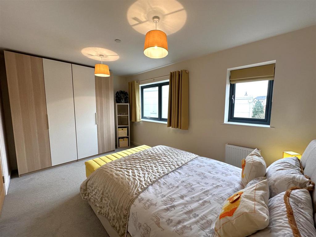 Generous Principle Bedroom 352