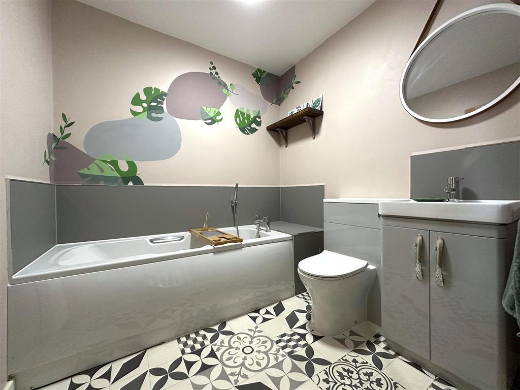 Third Floor Bathroom 394