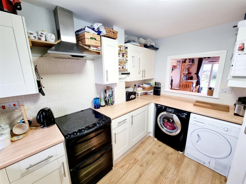 Kitchen 1.jpg