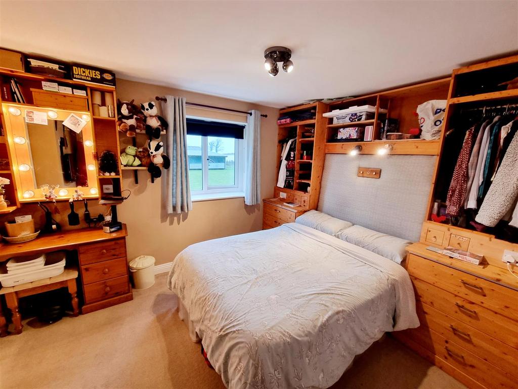 Bed 1.1.jpg
