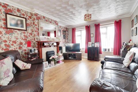 4 bedroom semi-detached house for sale, Ashby Road, Hull