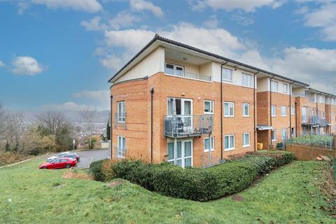 2 bedroom flat for sale, Windrush Drive, High Wycombe HP13