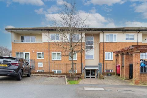 2 bedroom flat for sale, Windrush Drive, High Wycombe HP13