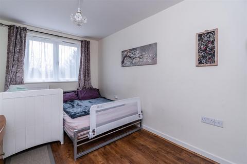 2 bedroom flat for sale, Windrush Drive, High Wycombe HP13