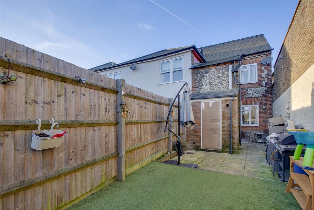 9 Abbey Barn Road, HP11 1 RS-10.jpg