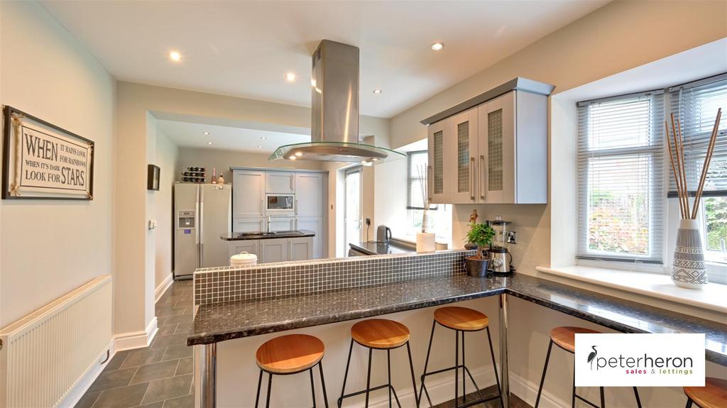 Breakfasting Kitchen