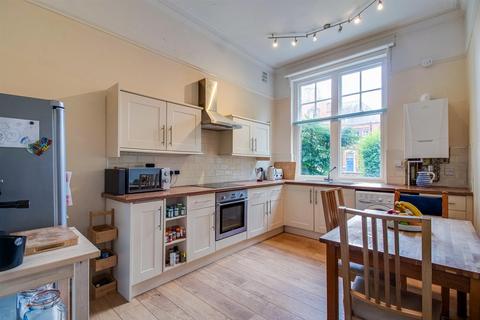 Flat 1, 15 Blenheim Road, Wakefield, WF1 3JZ