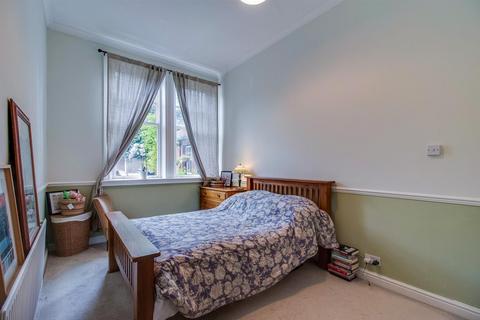 Flat 1, 15 Blenheim Road, Wakefield, WF1 3JZ