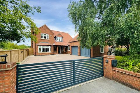 4 bedroom detached house for sale, Caythorpe Road, Caythorpe, Nottingham