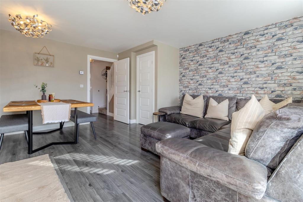 8589291-interior21.jpg