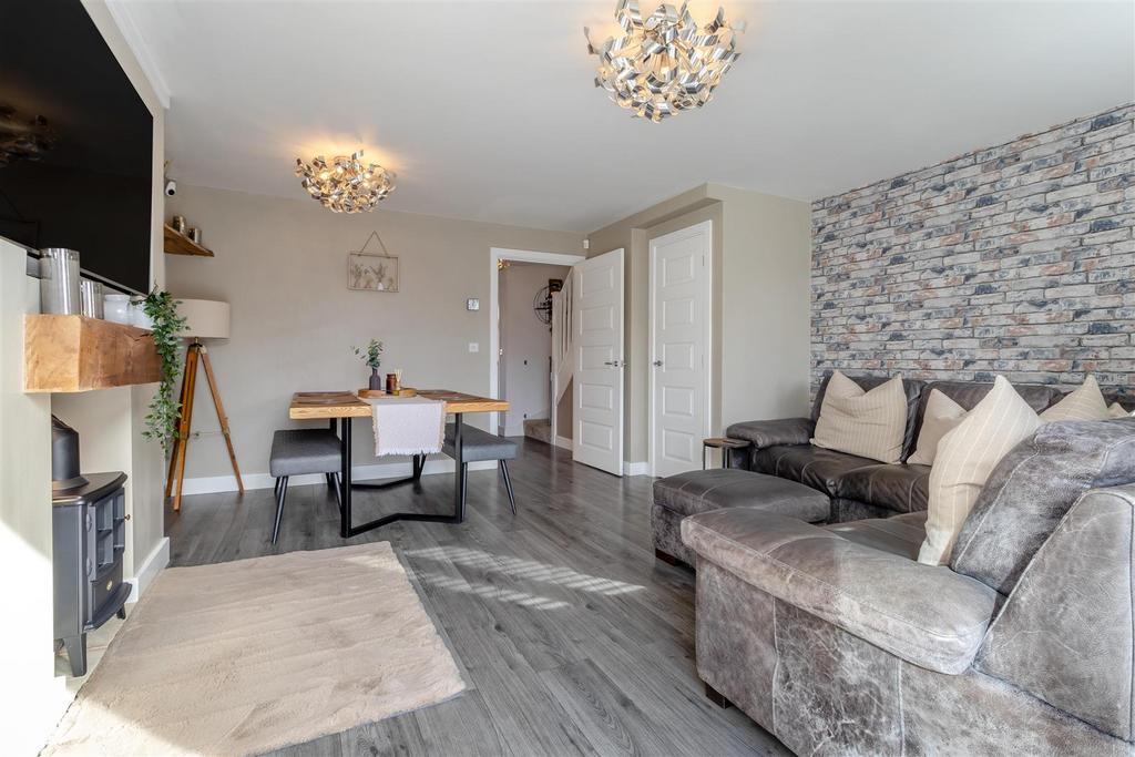 8589291-interior20.jpg