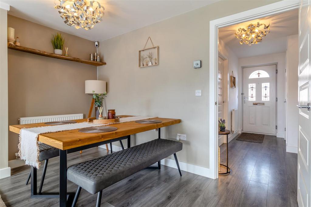 8589291-interior16.jpg