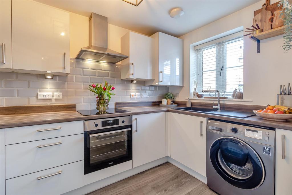8589291-interior14.jpg