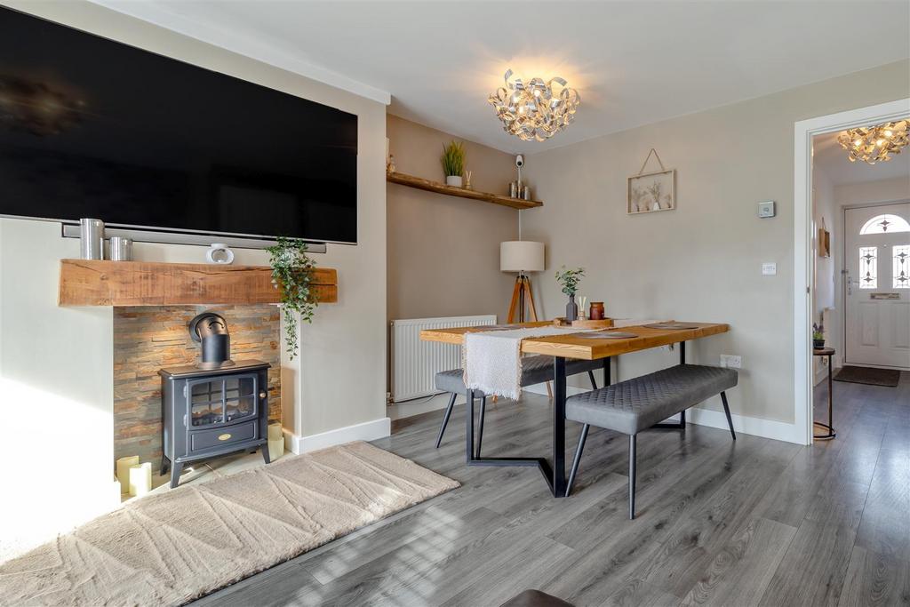 8589291-interior17.jpg
