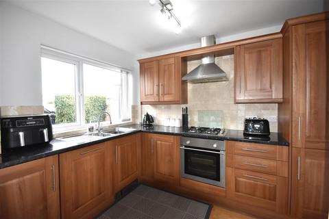 3 bedroom detached house for sale, Orchard Way, Balderton, Newark