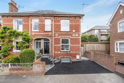 9 bedroom semi-detached house for sale, Stuart Road, High Wycombe HP13