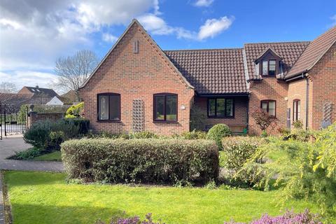 2 bedroom terraced bungalow for sale, Rectory Court, Bottesford